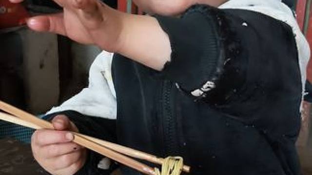 小双不会使筷子，大双说要交小双使筷子。 #内容启发搜索