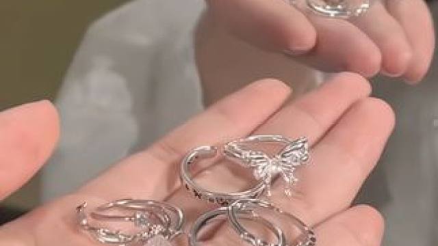 这么好看的ins风戒指快和好闺蜜一起安排上吧#是时候安排一下了 #玩个很新的东西 #首饰分享 #戒指