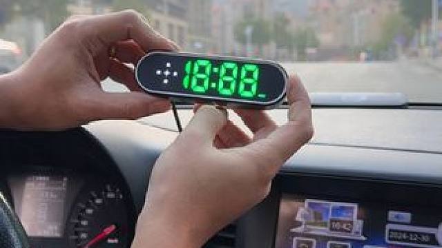 不用联网，也不用卡，任何车型插电就可以用，让您驾驶不分心