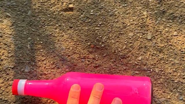 楼梯滚瓶子爆破解压时刻