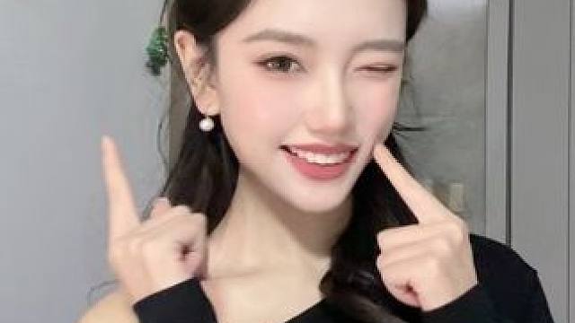 病快好了有点开心 顺便卖个萌#今天当甜妹 #甜甜的手势舞 #甜妹