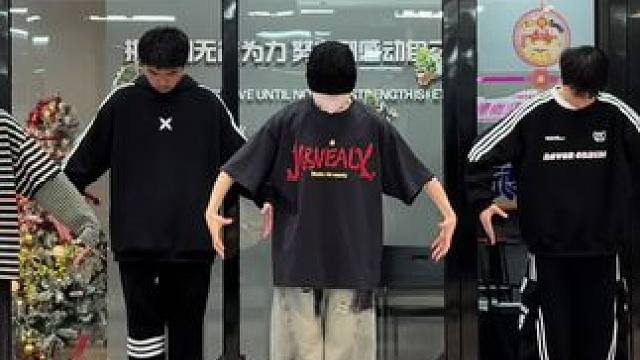 抓了几个帅小伙儿 #SHINee #Sherlock #smtown 临时组团出个道