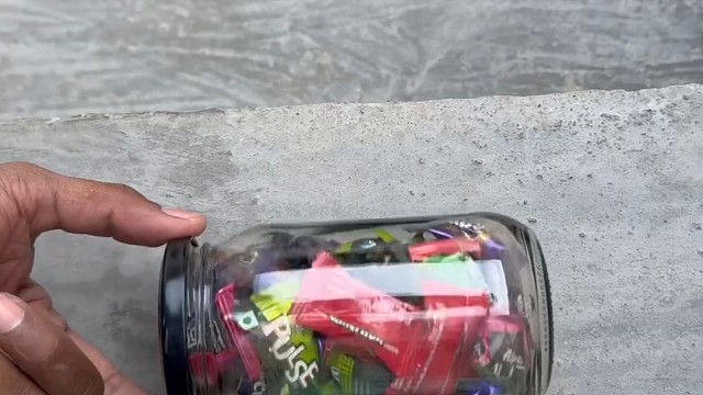 楼梯滚瓶子爆破解压时刻