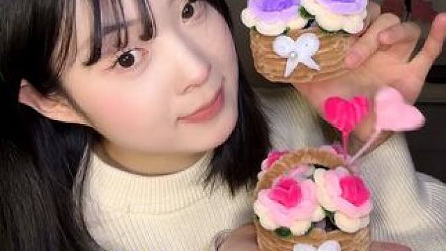 女神节就送亲手做的扭扭棒小花篮吧#手工diy #教程 #仙女必备 #花束教程