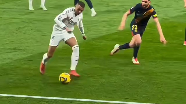 除了小熊能跟上他，可能没人能跟上他的节奏么