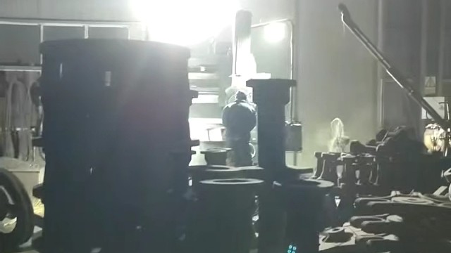 4r3216雷蒙磨配件，小型磨粉机磨环，立轴座，铲刀筒，磨圈，磨辊轴承室，吊挂总成，外壳，磨辊轴，分