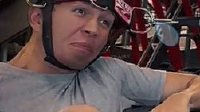 F1车手的脖子有多强？ F1车手训练日常#f1 #F1车手 #F1车手的脖子 #f1车手训练