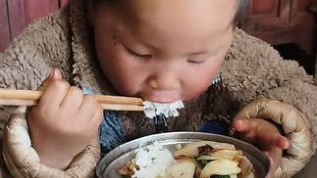 虽然煮的不好吃，但是孩子们挺喜欢吃的。 #内容启发搜索