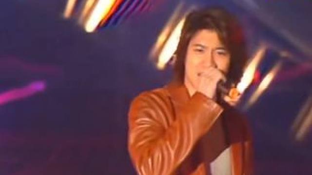 王力宏2003年跨年晚会LIVE演唱会现场《WHY》
#音乐现场live #前奏一响拾起多少人的回忆