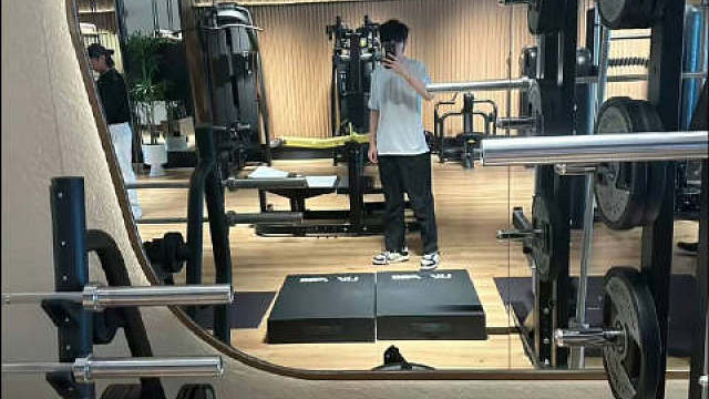 谁说电竞选手只懂操作？看一诺健身高能量男性的一天，训练与健身两不误，活力拉满！​​​