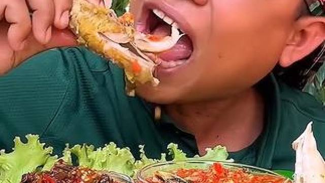 晚饭吃鸡 #泰国美食 #户外美食 #美食 #内容启发搜索