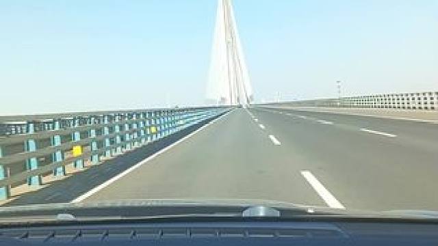 人生就是一道风景线，一晃荡秋几十年，一路相伴，一路搀扶，