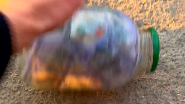 楼梯滚瓶子爆破解压时刻