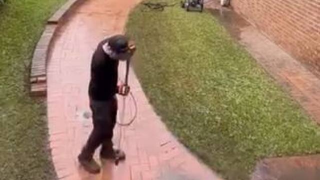 解压时刻。 #解压视频 #除草视频解压 #极度舒适 #强迫症看了很享受 #解压时刻