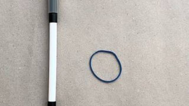 跟我学，手残也学得会~ #玩个很新的东西  #花式转笔