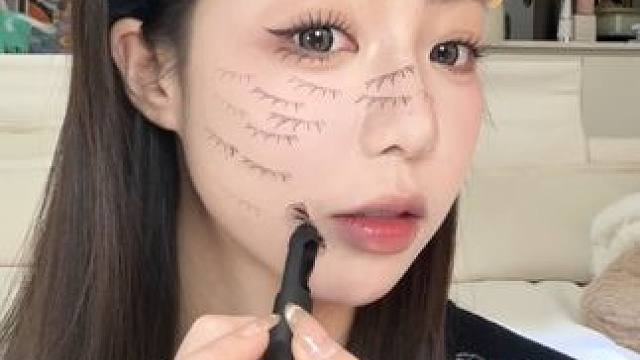 预制的风也算是刮进了美妆界！有它真的早上可以多睡十分钟！ #护可柔下睫毛印章 #眼线印章 #下睫毛印