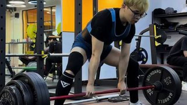 3.5 Week Out.
硬拉小Taper，为最后峰值做准备。
230*1 210*7 190*7