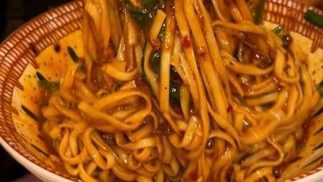 这碗豌杂面香得我口水直流，有了豌杂三宝在家也能吃到正宗重庆豌杂面！
