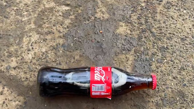 楼梯滚瓶子爆破解压时刻