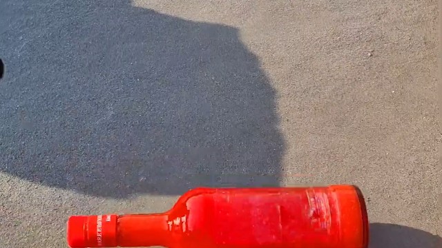 楼梯滚瓶子爆破解压时刻