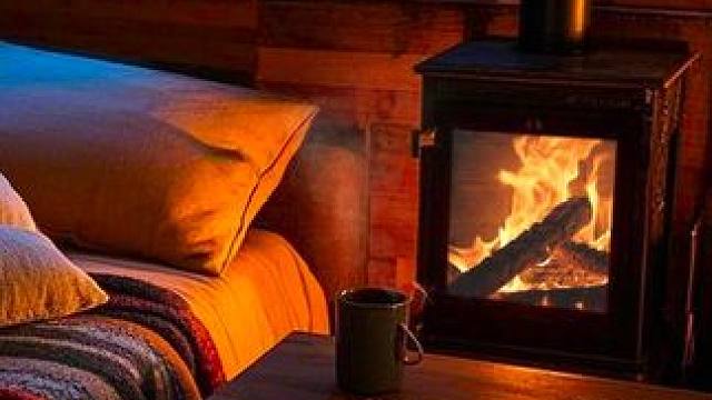 小屋里安静又温暖，听着风雪声，放松和睡眠吧 #白噪音 #助眠视频 #助眠解压 #睡眠音乐 #治愈助眠