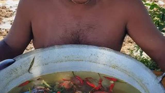 东南亚雷斯大叔户外野炊 #农村美食记录生活 #舌尖上的美食 #田园生活乐趣多 #把家乡的味道分享给大