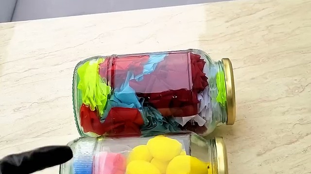 楼梯滚瓶子爆破解压时刻