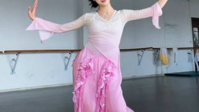 要度过一个粉色的春天～ #舞蹈 #翻跳 #古典舞 #咏春