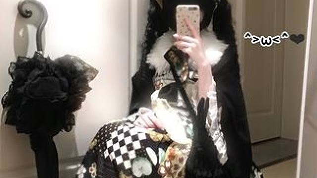 ^>ω<^❤︎ #氛围感 #今天穿什么 #无法拒绝温柔感小裙子 #黑色系 #甜妹