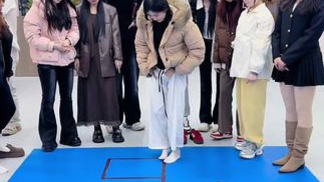 一笔画完挑战#办公室游戏 #欢乐办公室 #办公室 #团队游戏