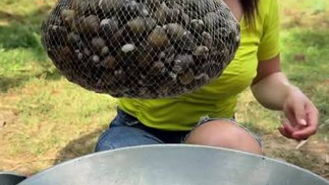 东南亚美女厨师 #农村美食记录生活 #我的农村生活 #把家乡的味道分享给大家 #田园生活乐趣多 #辛