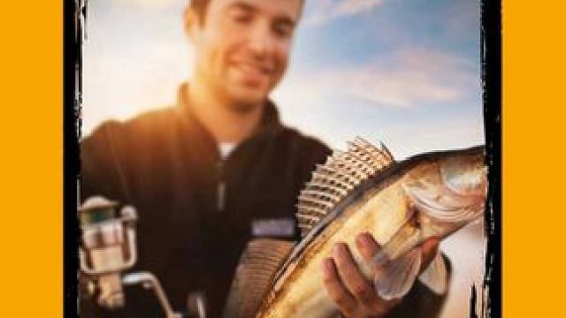 真是过命的交情了 #钓鱼佬 #离谱 #外国人真会玩 #临终关怀 #整活