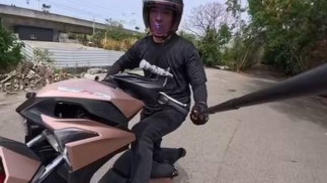 这是准备10人一桌开席吗？#翘头 #日常溜车 #危险动作请勿模仿 #注意安全行驶