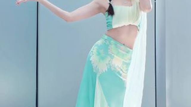 开始期待夏天啦～#荷塘月色 #荷塘月色舞蹈 #傣族舞蹈 #舞蹈翻跳 #民族舞