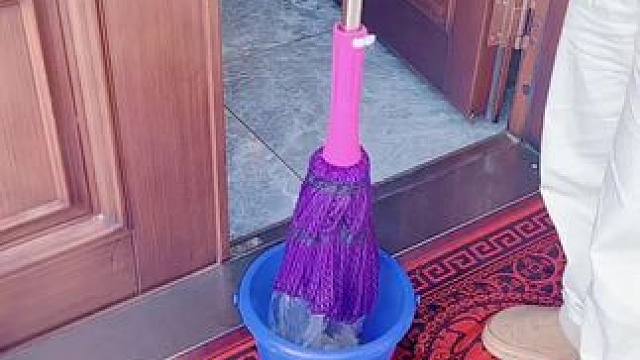 #超便宜超划算 ，#玩个很新的东西 每天地板拖到干干净净看着可舒服啦！这款免手洗拖把拖起地来真得劲，