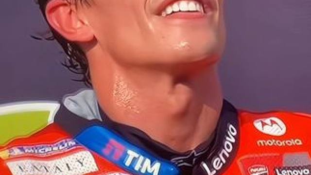 “恭喜马王泰国站冲刺赛与正赛全部完美拿下冠军”#motogp #马奎斯 #摩托车比赛 #杜卡迪 #车