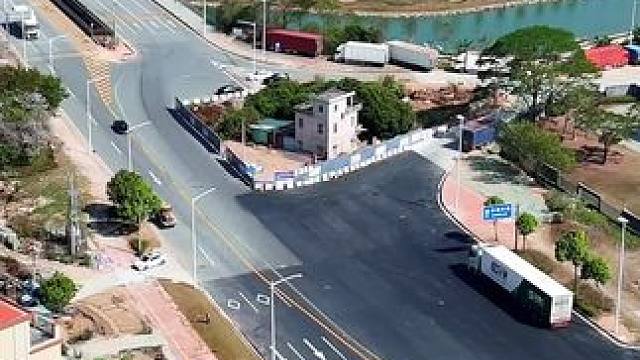 东莞最强的原住户，拒绝巨额补尝，坚守十多年，宁可围起来种菜，也不肯搬，你觉得还能坚持多久？#旅行推荐