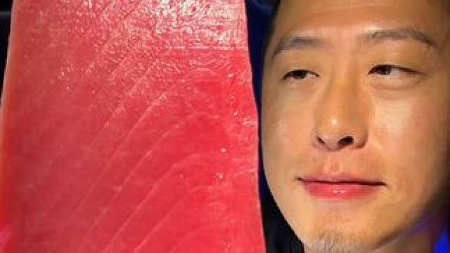 深夜小刺身快乐水嘎嘎香 #刺身 #金枪鱼 #深夜放毒 #大口吃肉的感觉真好 #妈呀太香了