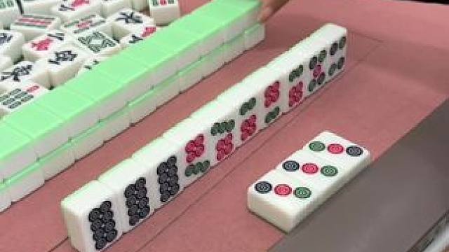 杠上开花 自摸清一色！ #嘻嘻红中麻将游戏软件  #麻将