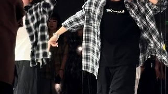 灯亮的那一刻 浪漫而又热烈 #飞现编舞 #seventeen #darling 