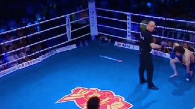 第一回合打趴11次简直大快人心#综合格斗#拳击比赛 #拳击