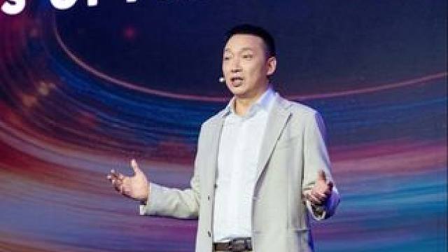 荣耀新CEO来了，还打通了三大系统生态壁垒。#荣耀把苹果和华为连接在一起了#只有中国AI才能整顿世界