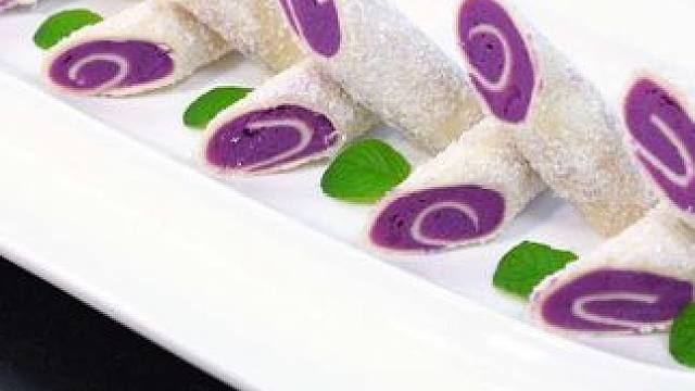 椰丝紫薯卷，普通的食材这样做成甜品吃出仪式感，大人孩子都喜欢#意境菜 #摆盘技巧 #自制甜品
