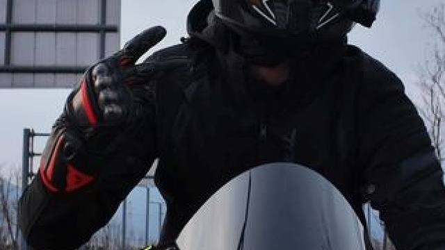 “放松点，你没那么多观众，不妨大胆点生活” #675sr