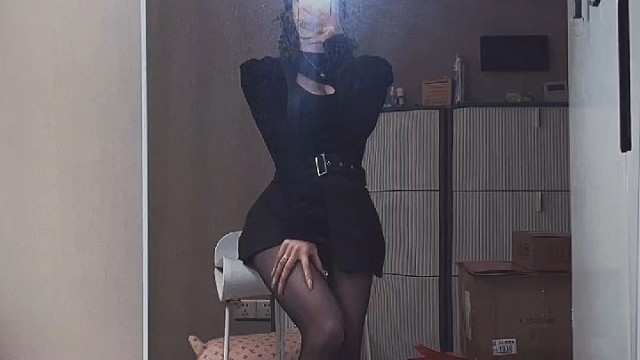 幸福不属于富人, 也不属于穷人, 属于知足的人.