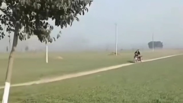 不对啊，这三轮车咋会这么快？