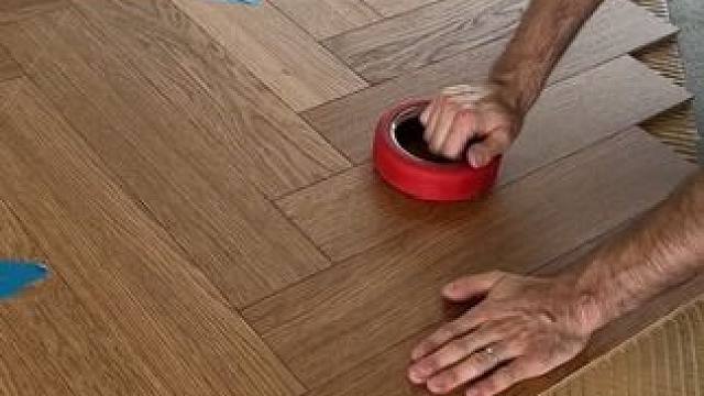 白橡木实心地板的欧式工艺技术。#施工工艺 #结实耐用 #木地板安装 #匠心精神 #地板