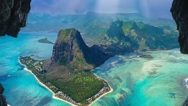 真的永远会为大自然的鬼斧神工震撼 #大自然 #毛里求斯海底瀑布  #毛里求斯  #大海