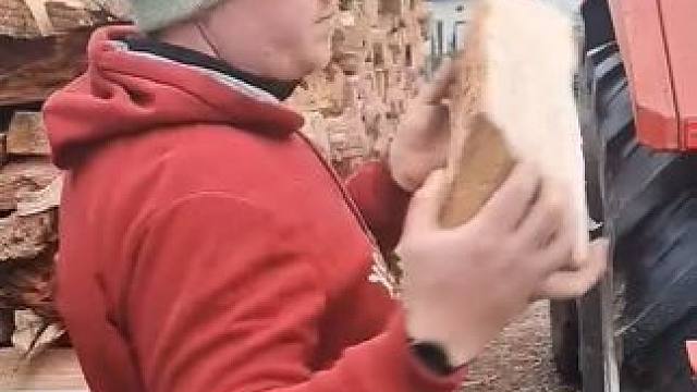 木材加工切断机。 #机械设备 #切柴机 #机械设备 #结实耐用