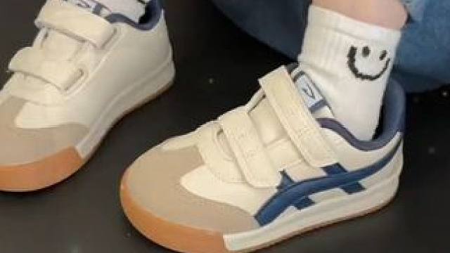 真不敢相信啊，居然才这个价就给孩子薅到了双#德尔惠  经典阿甘鞋，款式洋气百搭，上脚也是巨舒服啊，关